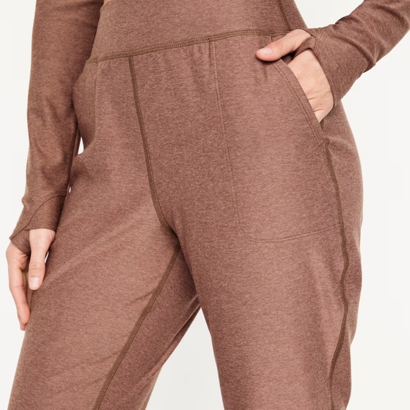 NWT OLD NAVY Extra High-Waisted Cloud+ 7/8 Leggings Color: Warm Taupe - Picture 4 of 7